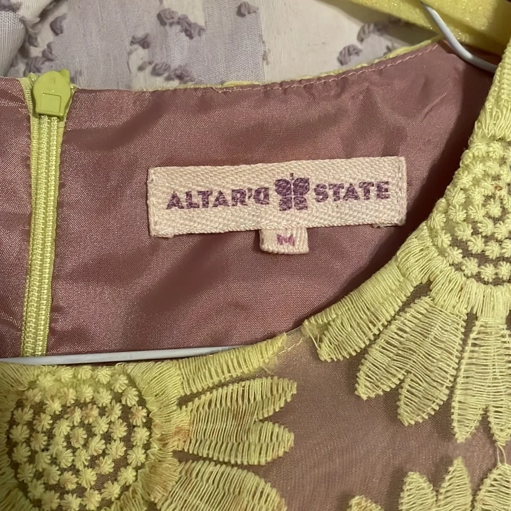 Cute yellow sunflower dress! - Picture 2 of 4
